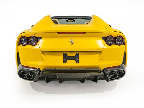 Used 2022 Ferrari 812 GTS RWD image 18
