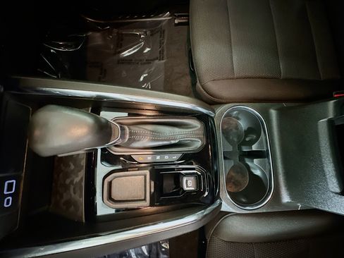 Used 2024 GMC Canyon Elevation w/ Convenience Package image 21