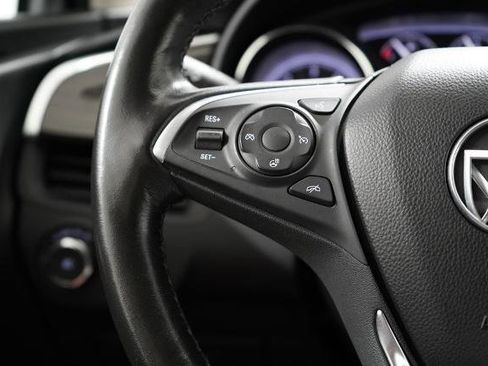 Used 2019 Buick Envision Essence AWD/4WD image 18