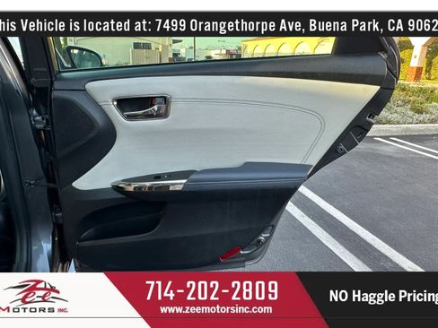 Used 2013 Toyota Avalon Limited w/ Technology Pkg FWD image 50