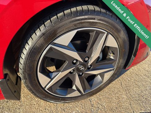 Used 2022 Hyundai Elantra Limited image 10