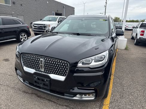Used 2020 Lincoln Aviator Reserve w/ Equipment Group 202A AWD/4WD image 3