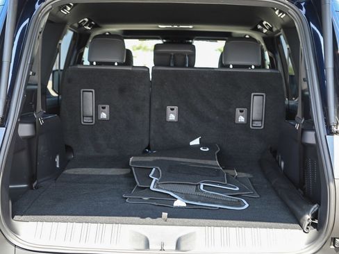 Used 2025 Lexus GX 550 w/ Accessory Package (Z1) image 25