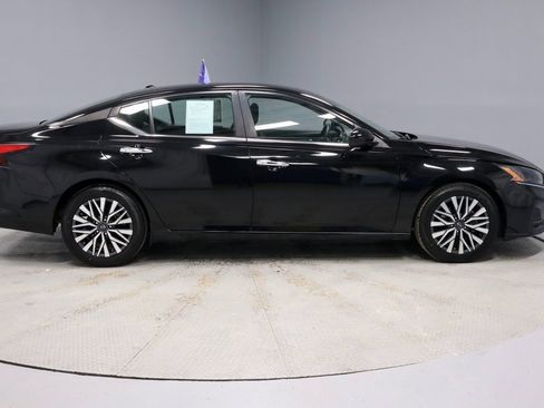 Certified 2023 Nissan Altima 2.5 SV image 11