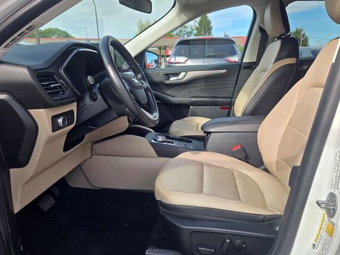 Used 2021 Ford Escape Titanium image 31