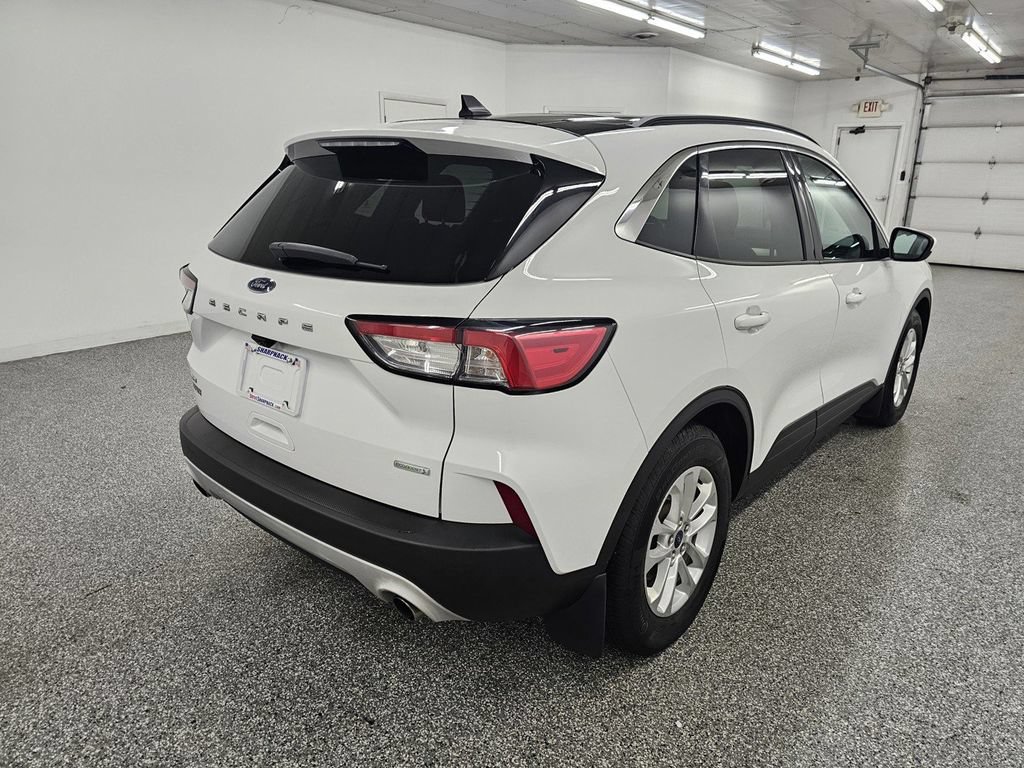 Used 2020 Ford Escape SE FWD image 4