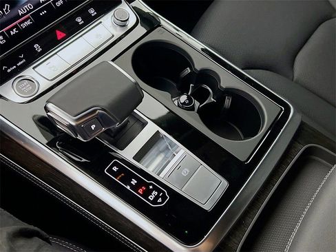 New 2026 Audi Q8 Premium Plus image 18