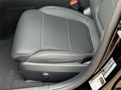 New 2025 Mercedes-Benz C 300 4MATIC Sedan image 13