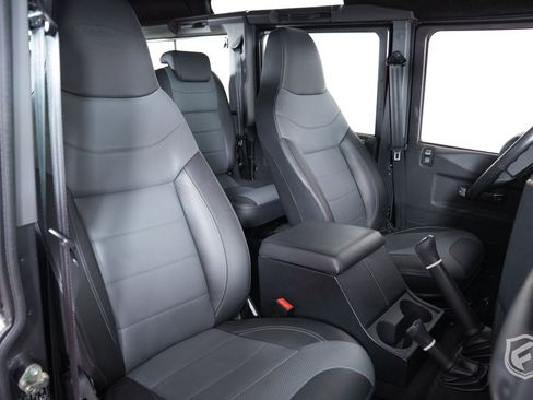 Used 1991 Land Rover Defender 110 image 36