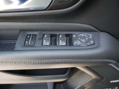 Used 2022 GMC Yukon XL Denali AWD/4WD image 16