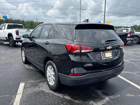 Used 2024 Chevrolet Equinox LS FWD image 8