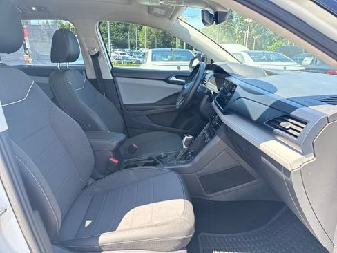 Used 2024 Volkswagen Taos SE AWD/4WD image 9