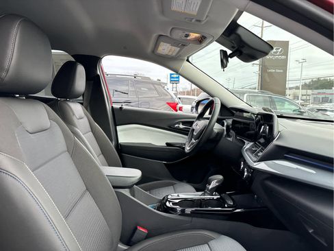 Certified 2024 Chevrolet Trax LT w/ Driver Confidence Package image 26