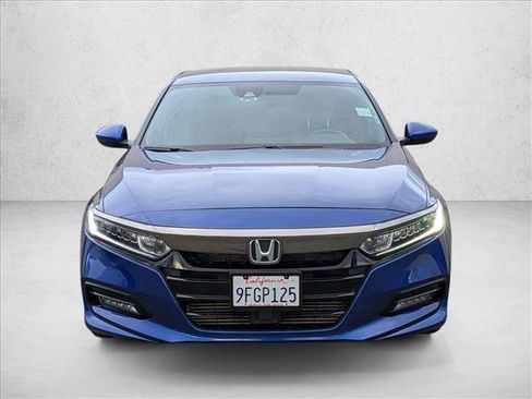 Used 2018 Honda Accord Sport image 2