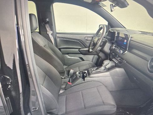 Used 2024 Chevrolet Colorado W/T image 8