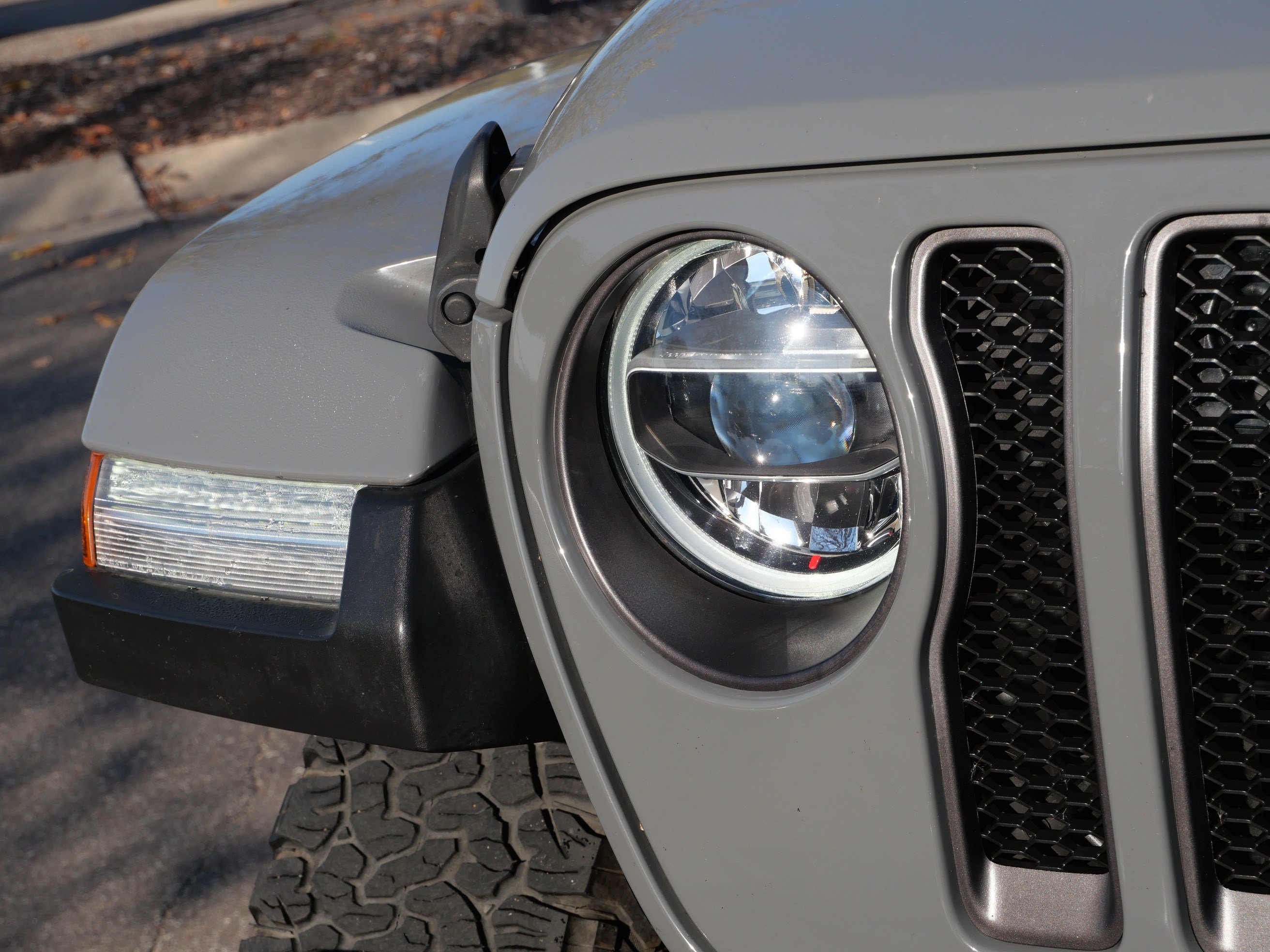 Used 2022 Jeep Wrangler Unlimited Rubicon w/ LED Lighting Group AWD/4WD image 16