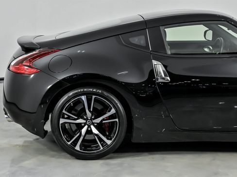 Used 2020 Nissan 370Z w/ Sport Package image 13