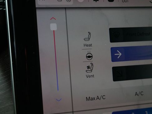 Certified 2023 Jeep Grand Cherokee Limited w/ Luxury Tech Group II image 29