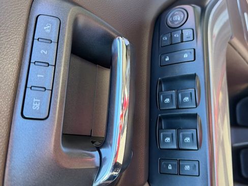 Used 2017 Chevrolet Silverado 1500 LTZ Z71 w/ LTZ Plus Package AWD/4WD image 24