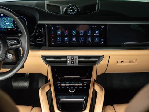 Certified 2025 Porsche Cayenne Coupe AWD/4WD image 26