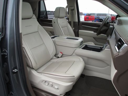 Used 2021 GMC Yukon Denali image 22