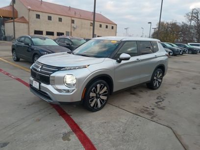 Used 2025 Mitsubishi Outlander SE