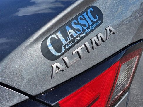 Used 2024 Nissan Altima 2.5 S image 12
