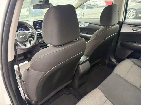 Used 2022 Kia Forte LXS image 18