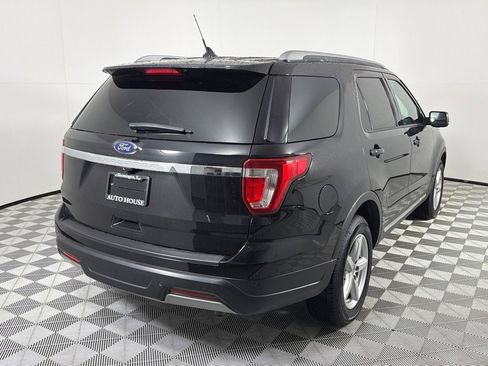 Used 2019 Ford Explorer XLT w/ Equipment Group 201A FWD image 5