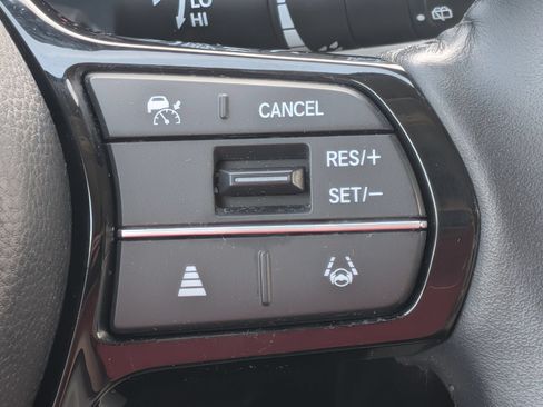 Certified 2025 Honda HR-V EX-L image 16