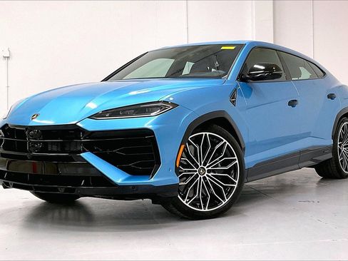 Used 2025 Lamborghini Urus SE image 3
