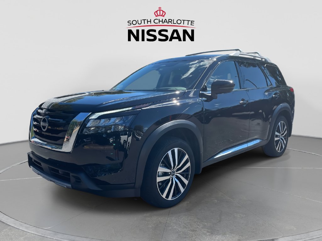 Used 2025 Nissan Pathfinder Platinum w/ Cargo Package FWD image 3