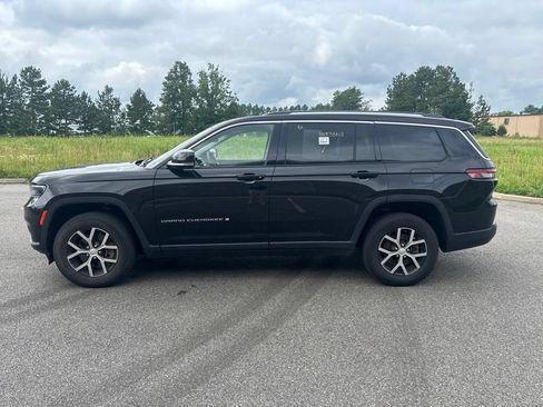 Certified 2023 Jeep Grand Cherokee L Limited w/ Luxury Tech Group II AWD/4WD image 4