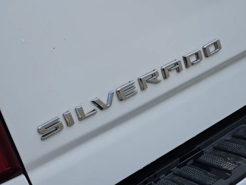Used 2022 Chevrolet Silverado 2500 LT w/ Convenience Package AWD/4WD image 11