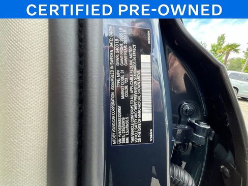 Certified 2025 Volvo V90 B6 Cross Country Plus AWD/4WD image 29