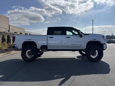 New 2026 GMC Sierra 2500 Denali Ultimate w/ Max Trailering Package image 11