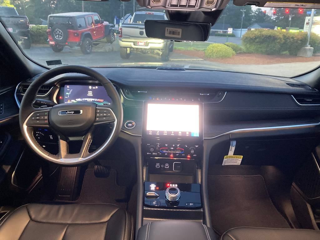 New 2024 Jeep Grand Cherokee Limited 4xe w/ Luxury Tech Group II AWD/4WD image 21