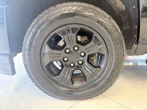 Used 2017 Chevrolet Silverado 1500 LT w/ Midnight Edition AWD/4WD image 37