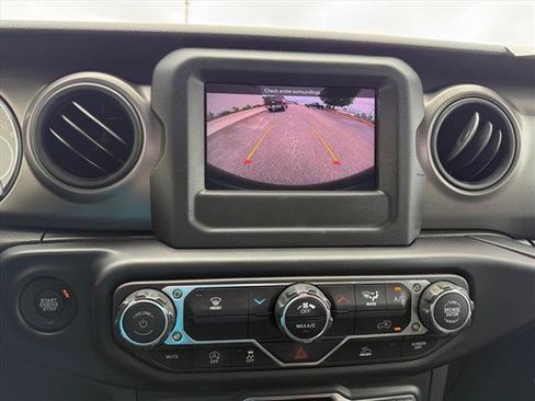 Used 2022 Jeep Wrangler Unlimited Sport AWD/4WD image 36