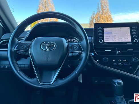 Used 2021 Toyota Camry SE image 17