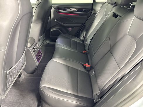 New 2025 Porsche Macan Electric RWD image 15