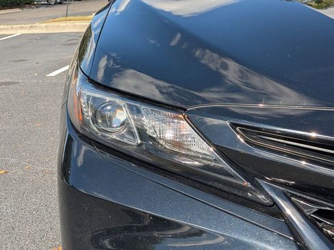 Used 2023 Toyota Camry SE FWD image 11
