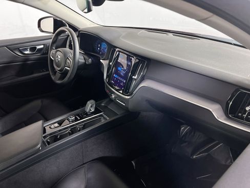 Used 2023 Volvo S60 B5 Core image 28