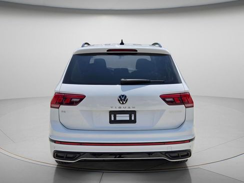 Used 2022 Volkswagen Tiguan SE R-Line FWD image 6