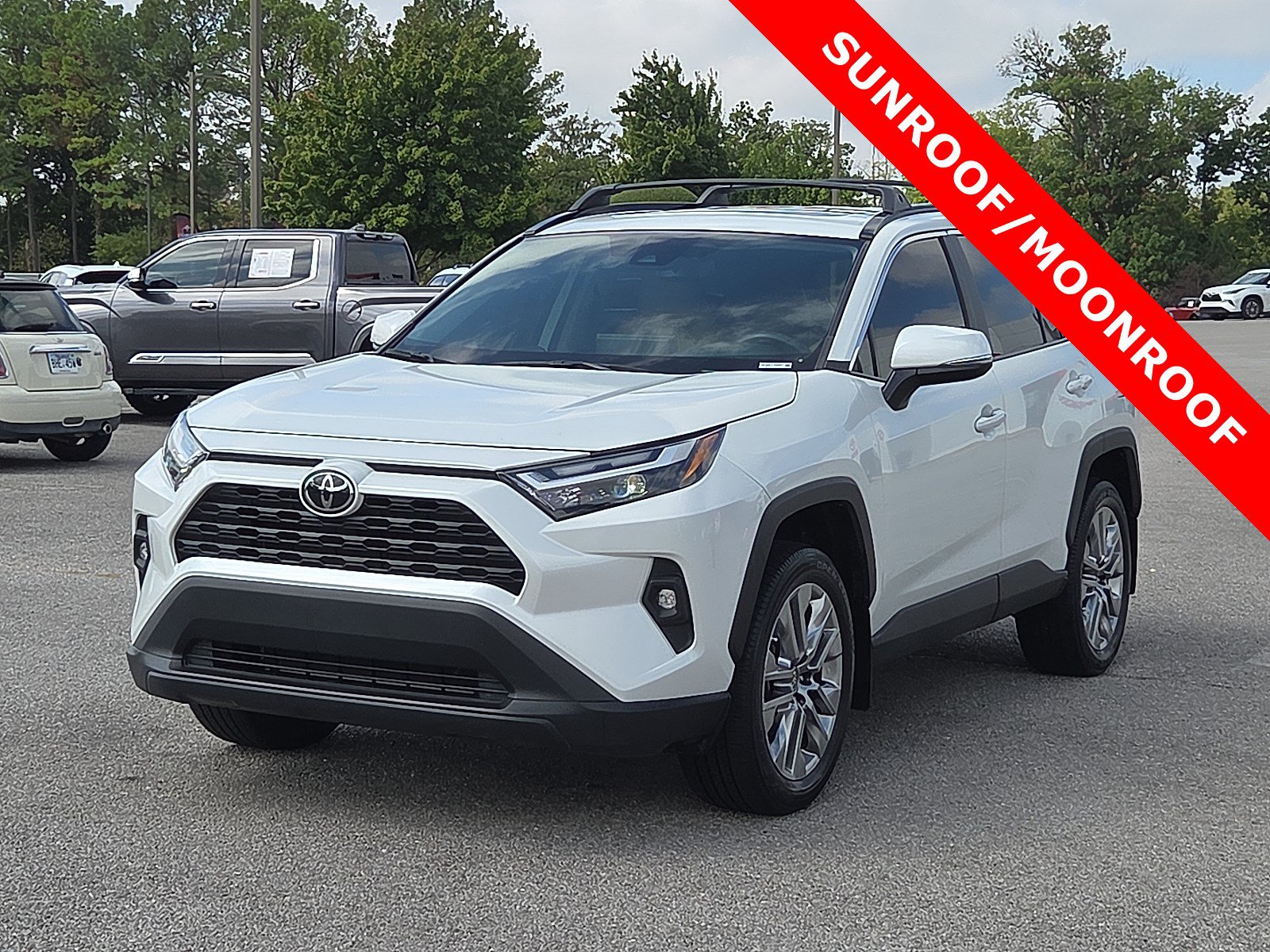Used 2023 Toyota RAV4 XLE Premium FWD image 2