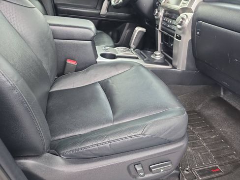 Used 2011 Toyota 4Runner Limited AWD/4WD image 10