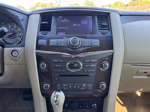 Used 2014 INFINITI QX80 4WD w/ Deluxe Touring Package image 35