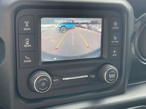 Used 2020 Jeep Wrangler Unlimited Sport image 3