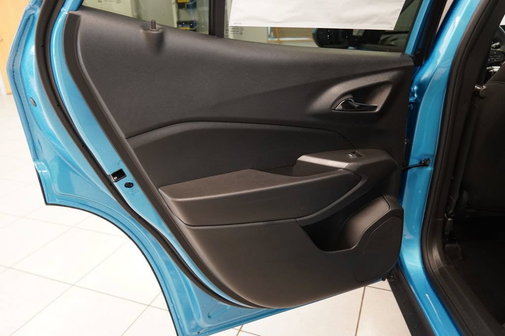 New 2026 Chevrolet Trax LS w/ LS Convenience Package FWD image 23