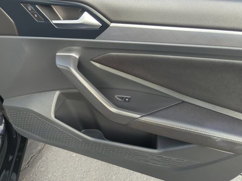 Certified 2024 Volkswagen Jetta SE image 16